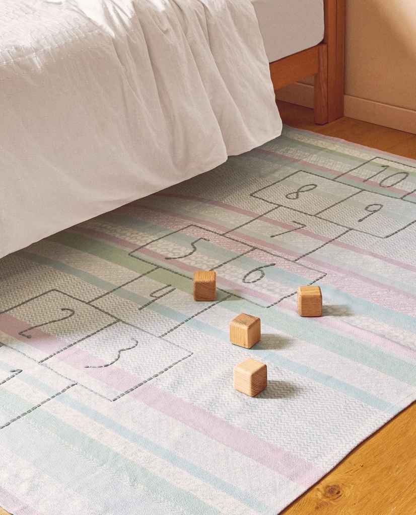 Alfombra algodón Rayuela- Zara Home $2.990